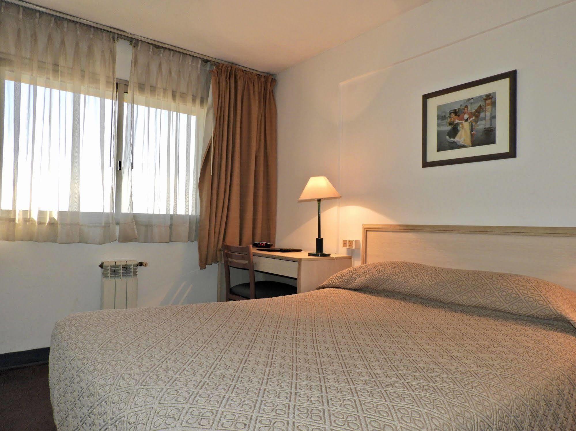 Hotel Tres Cruces Montevideo Zewnętrze zdjęcie